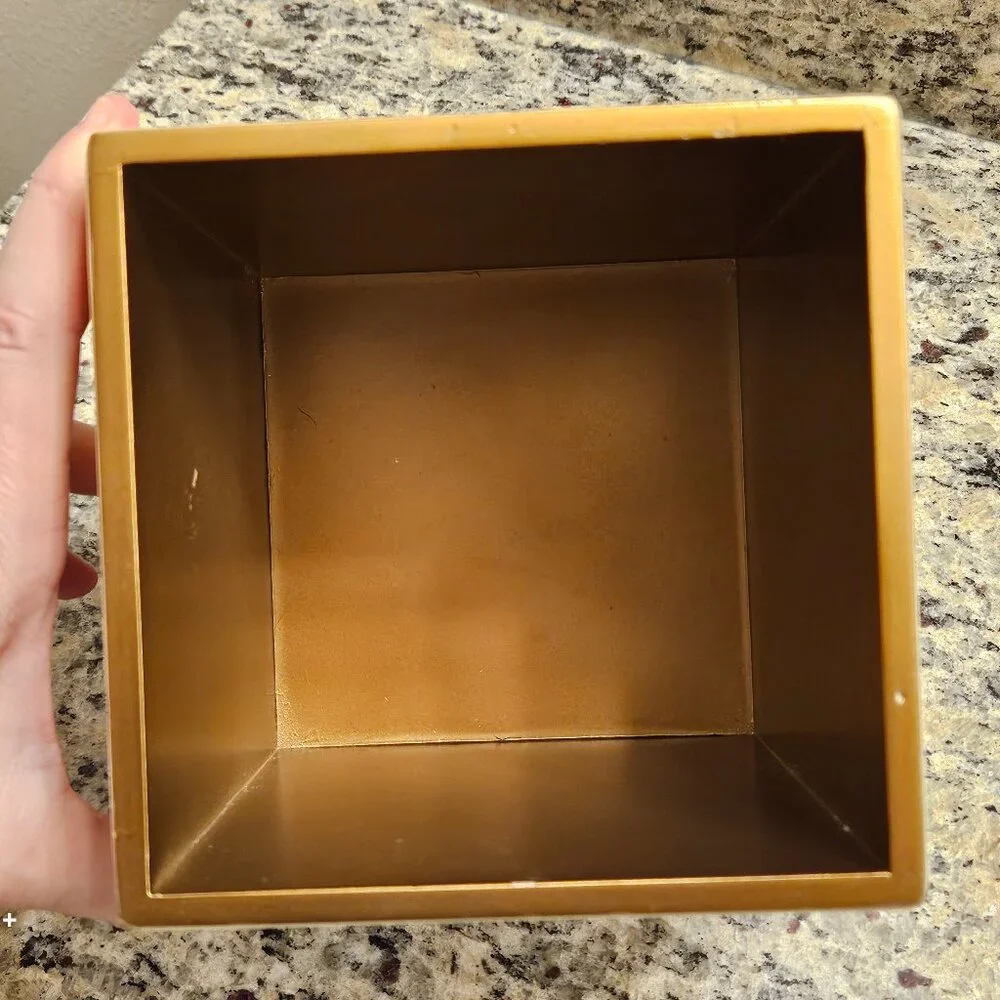RARE JAY STRONGWATER ARABESQUE TISSUE HOLDER VANITY BOX COVER